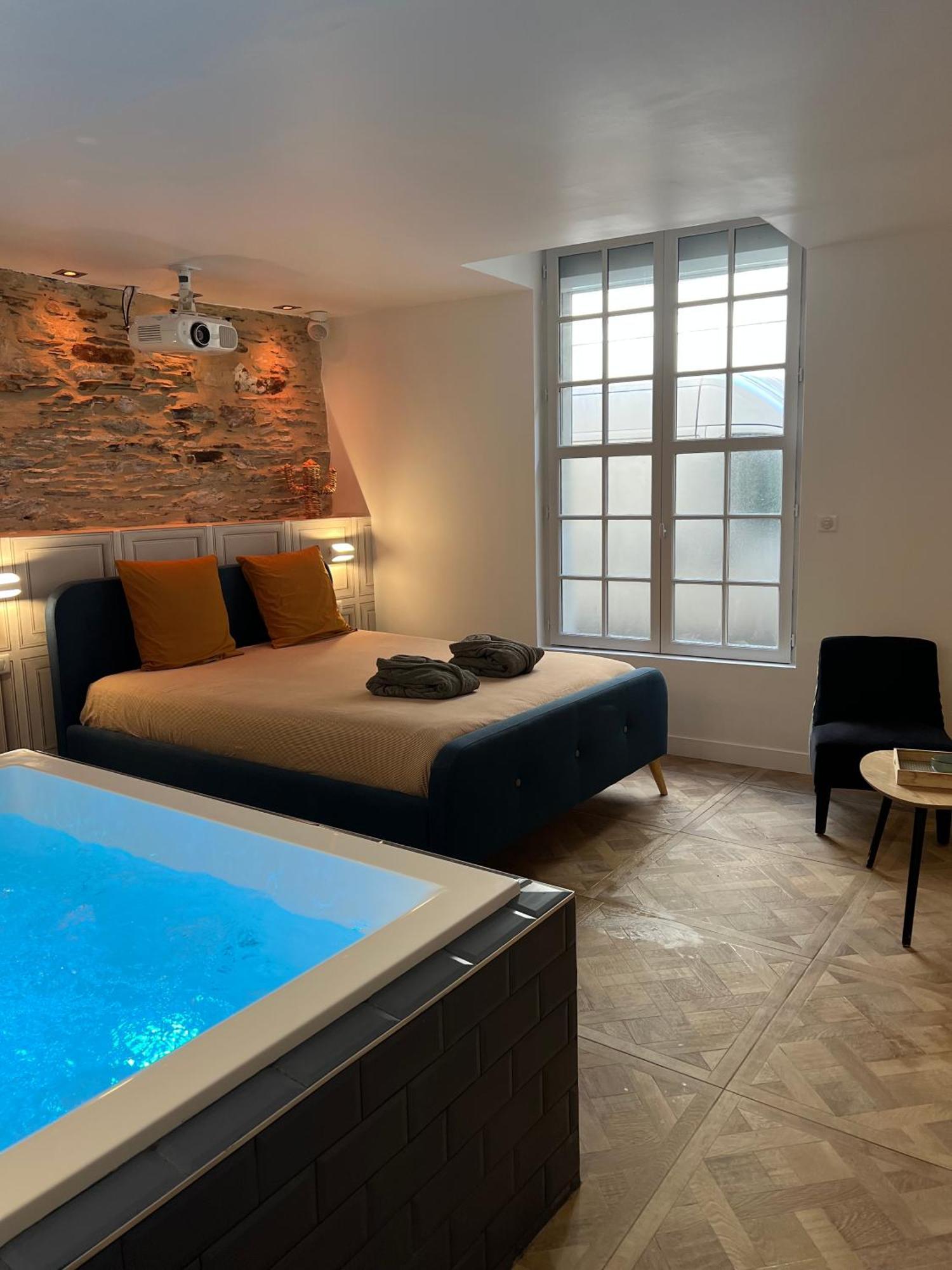 Appartement Avec Jacuzzi Sauna & Home Cinema - Nid D'Angers Eksteriør billede