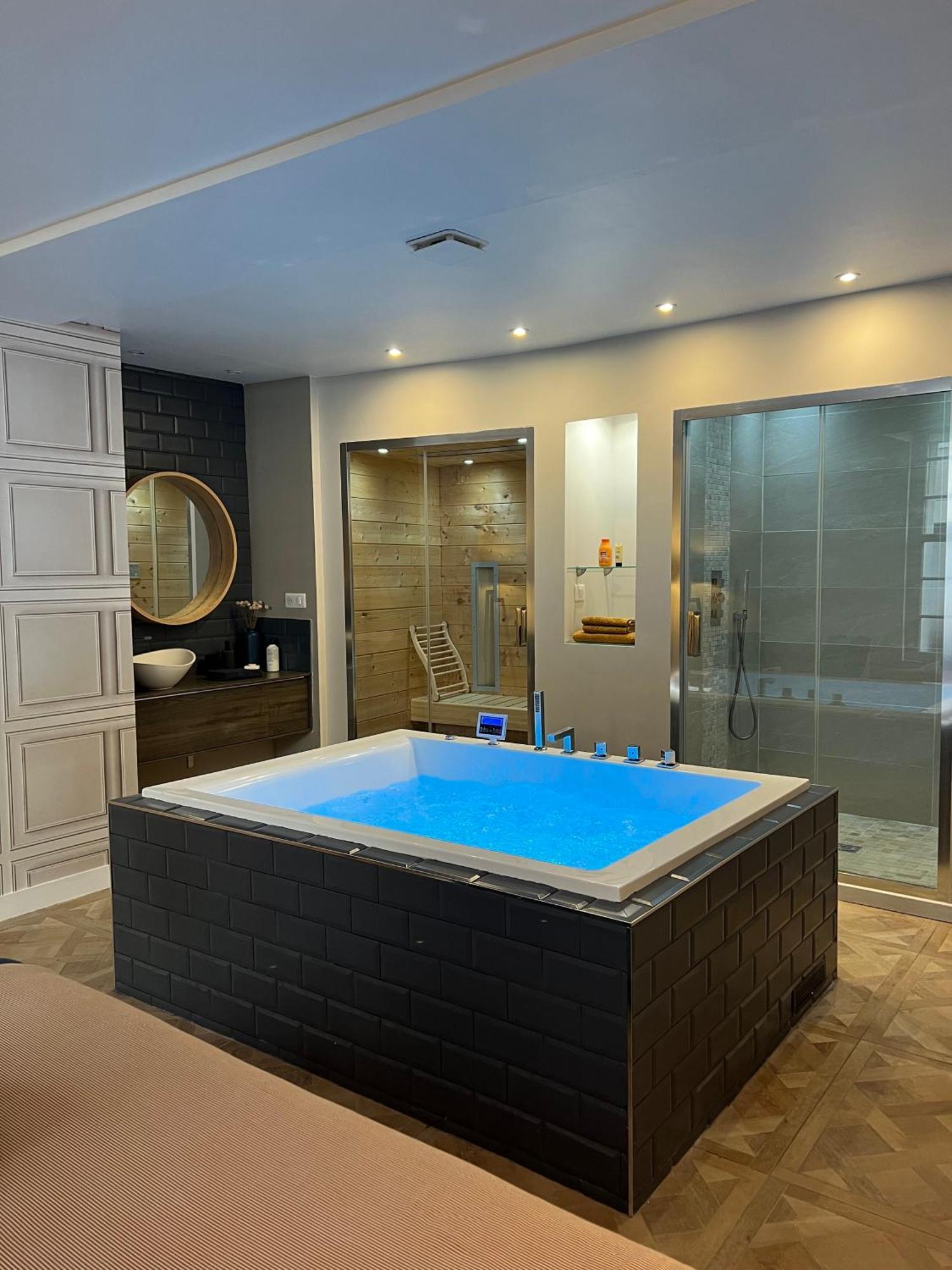 Appartement Avec Jacuzzi Sauna & Home Cinema - Nid D'Angers Eksteriør billede